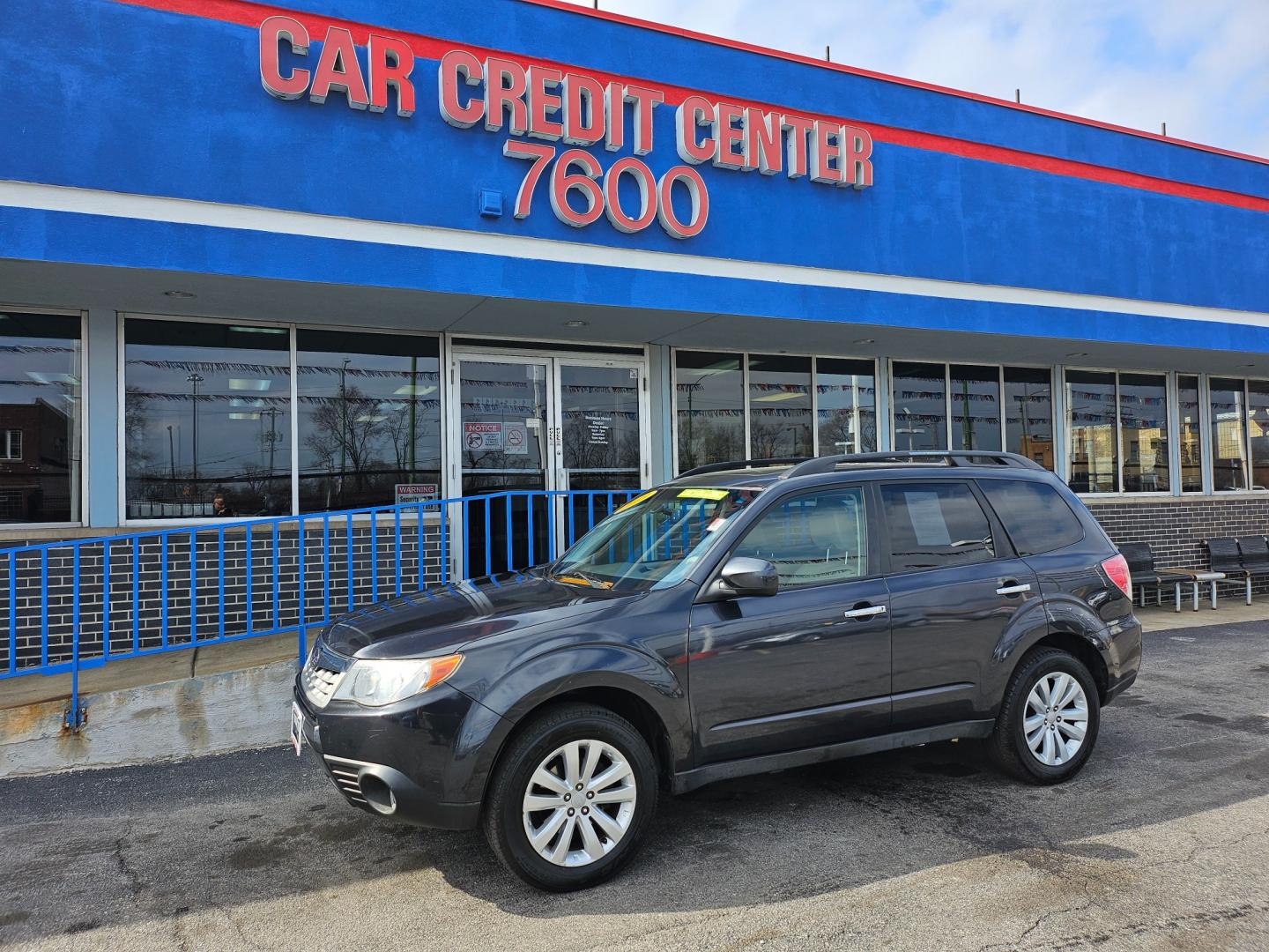 2013 GRAY Subaru Forester 2.5X Limited (JF2SHAFC2DH) with an 2.5L H4 SOHC 16V engine, Continuously Variable Transmission transmission, located at 7600 S Western Ave., Chicago, IL, 60620, (773) 918-3980, 0.000000, 0.000000 - Photo#1